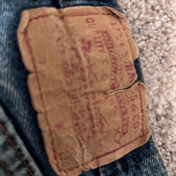 Distressed Levi’s 501 Blue Jeans - Picture 7 of 15